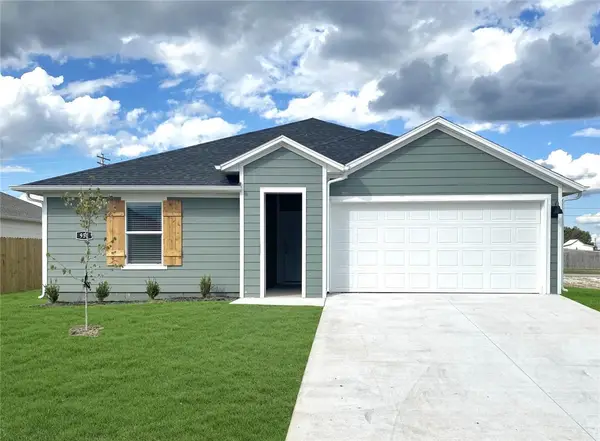 570 Riggs Street, Prairie Grove, AR 72753