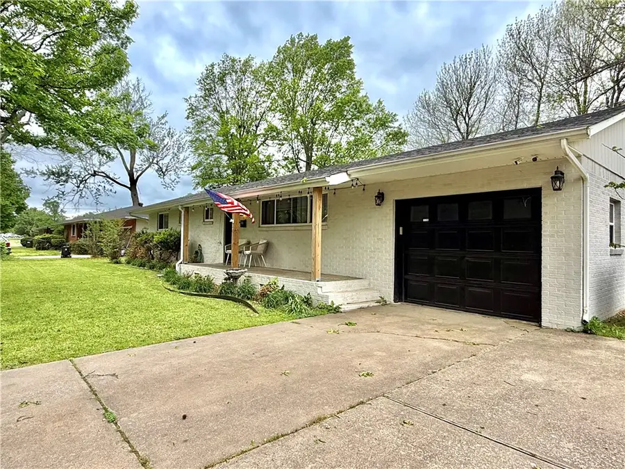 146 Rogers Circle Drive, Springdale, AR 72764 - #2