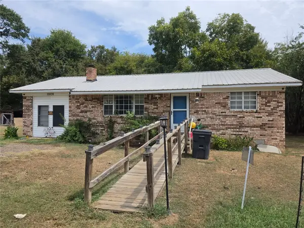 10876 Salem Road, Ola, AR 72853