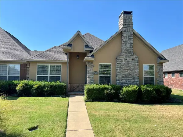 3111 Stoneway Avenue, Bentonville, AR 72713