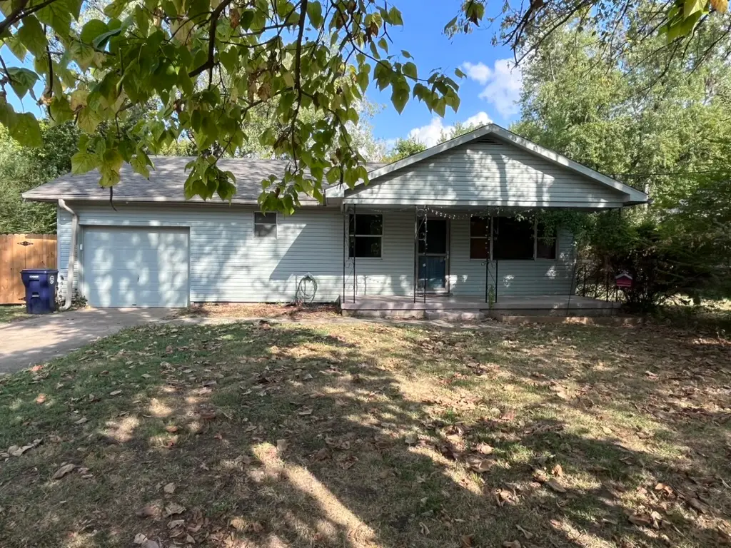 209 S Neal Street, Prairie Grove, AR 72753 - #1