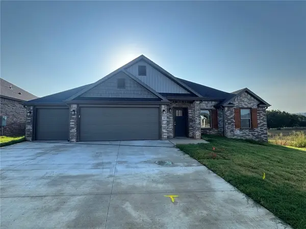 263 S Eagle Mountain Street, Prairie Grove, AR 72753