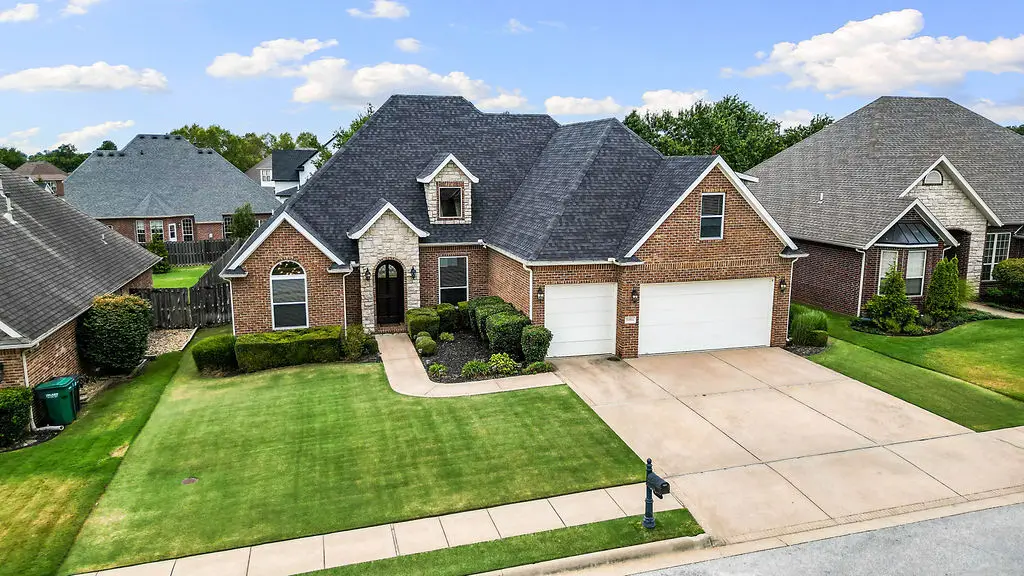 5404 S Braebourne Road, Rogers, AR 72758 - #1