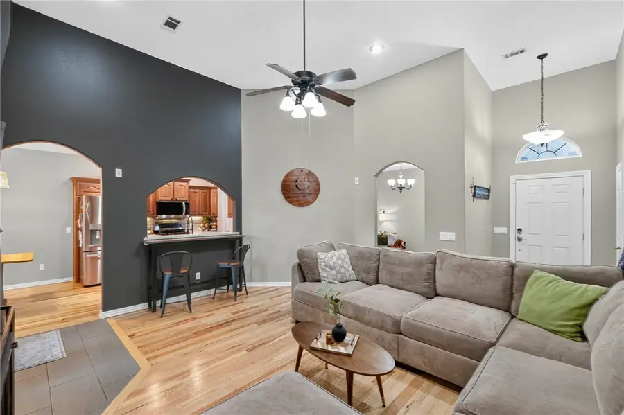 6 Burns Circle, Bella Vista, AR 72714 - #3