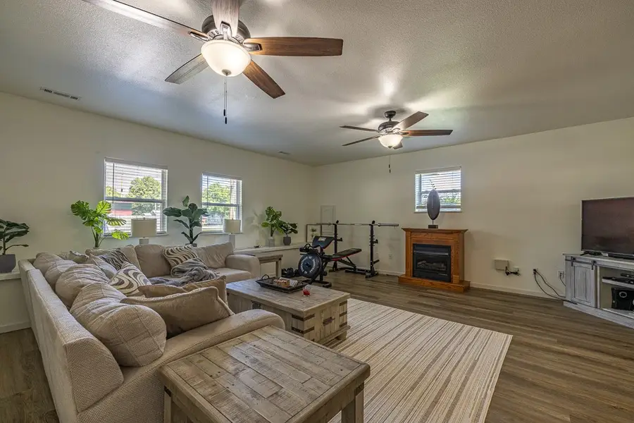 203 S Neal Street, Prairie Grove, AR 72753 - #2