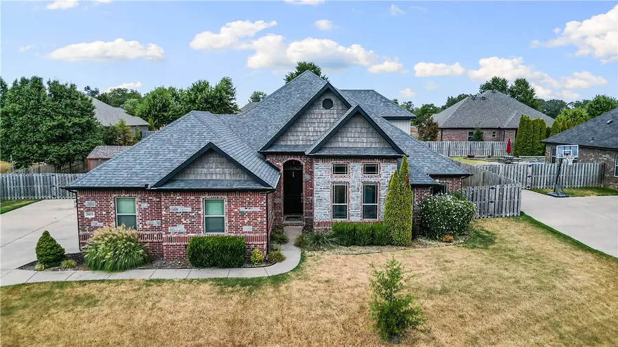 3803 NE Oakbrooke Avenue, Bentonville, AR 72712 - #3