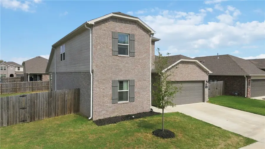 909 W Cottonwood Street, Rogers, AR 72758 - #2