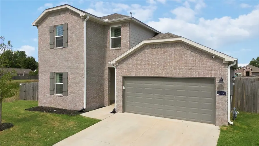 909 W Cottonwood Street, Rogers, AR 72758 - #3