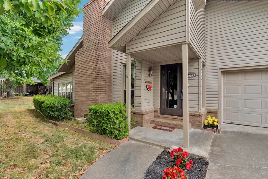 301 Edmondson Avenue, Springdale, AR 72764 - #2