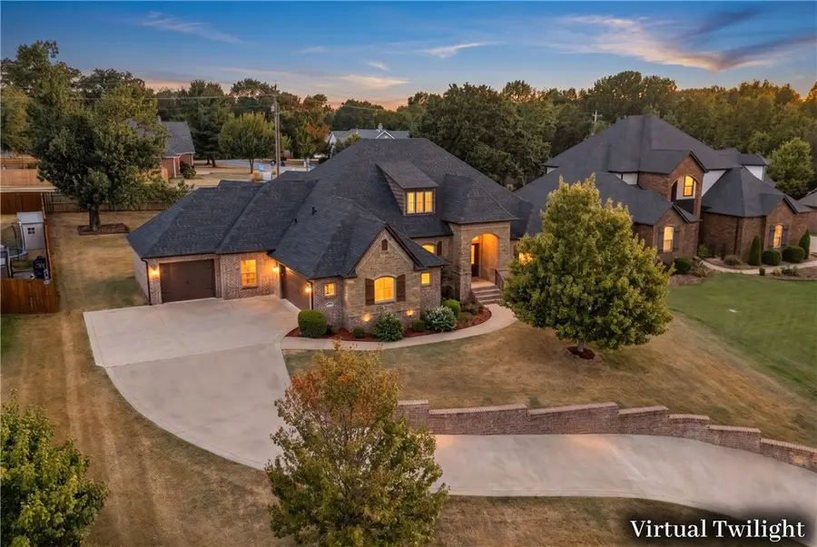 2105 NW Small Oaks Street, Bentonville, AR 72712 - #2