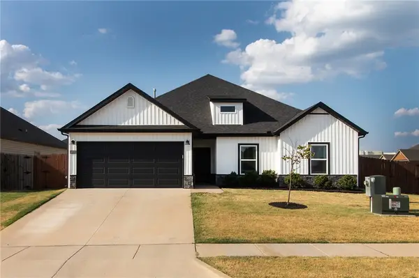 1000 Sunshine Court, Centerton, AR 72719