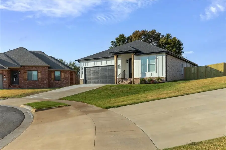821 Pinnacle Street, Prairie Grove, AR 72753 - #2