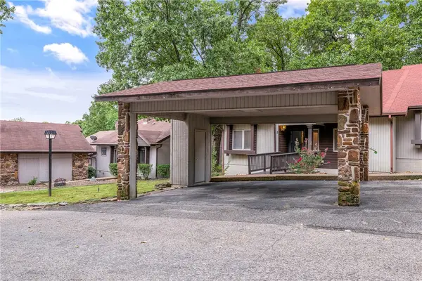8 Lunsford Lane, Bella Vista, AR 72714