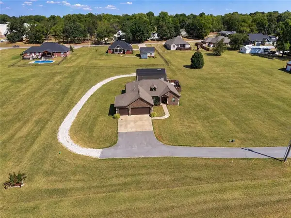 210 Holmes Street, Prairie Grove, AR 72753