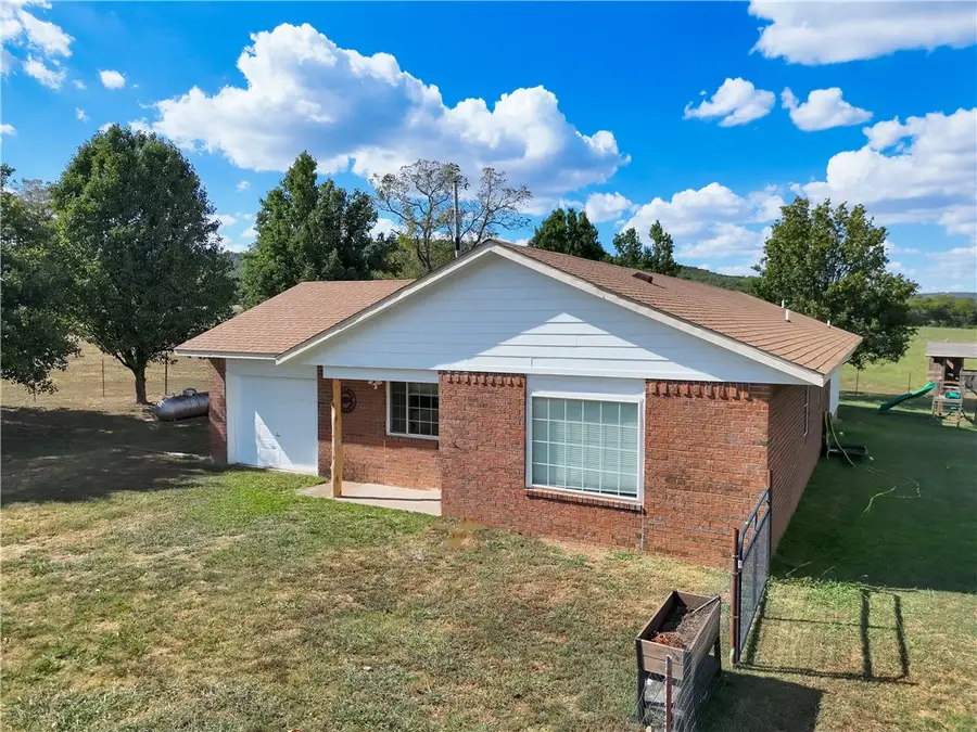 81232 4775 Road, Stilwell, OK 74960 - #2
