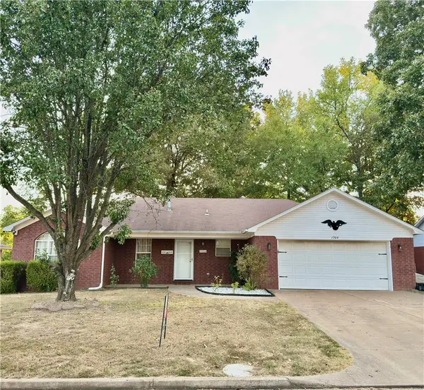 1306 S Oswego Place, Russellville, AR 72802