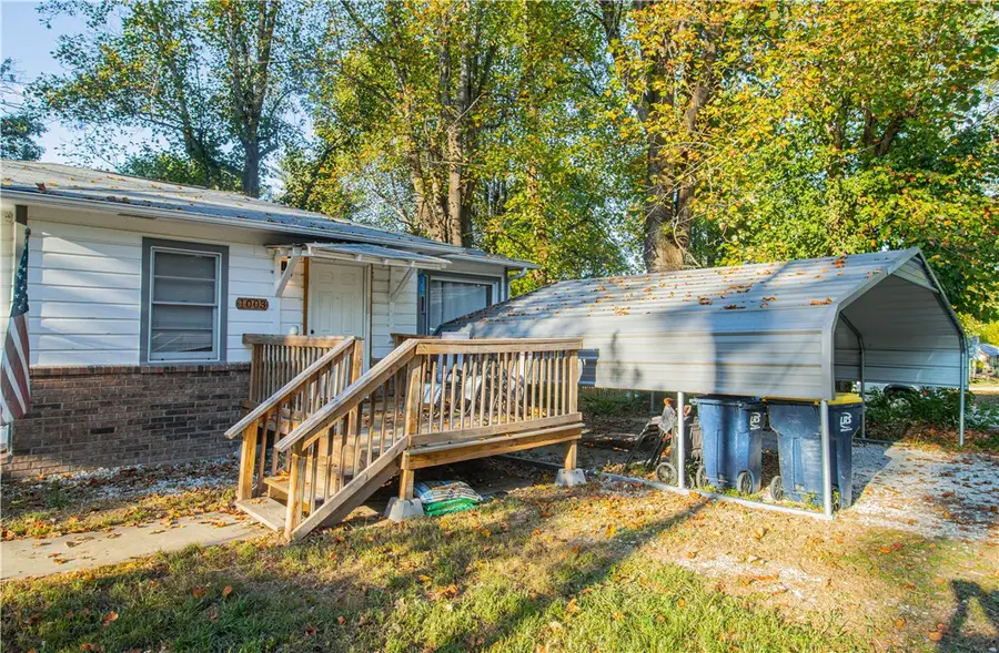 1003 W Newman Avenue, Harrison, AR 72601 - #3