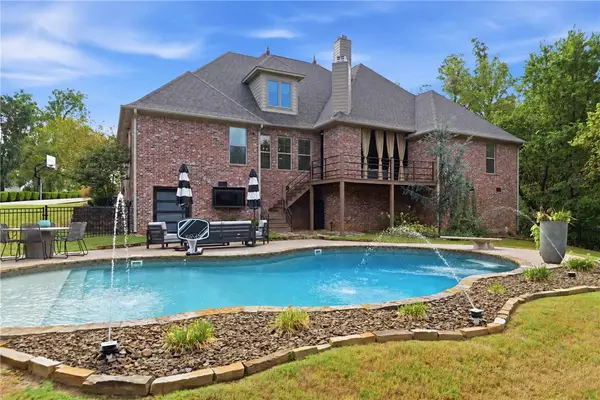 8700 Crest Lane, Springdale, AR 72762