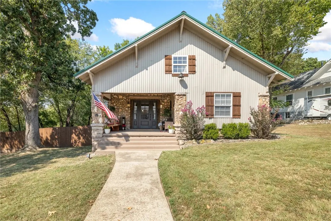 412 N Chestnut Street, Harrison, AR 72601 - #1