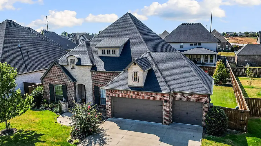 1405 SW Hamilton Avenue, Bentonville, AR 72713 - #2
