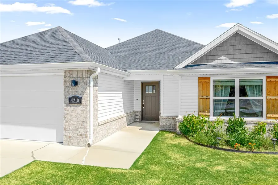 4210 W Buckaroo Street, Fayetteville, AR 72704 - #2
