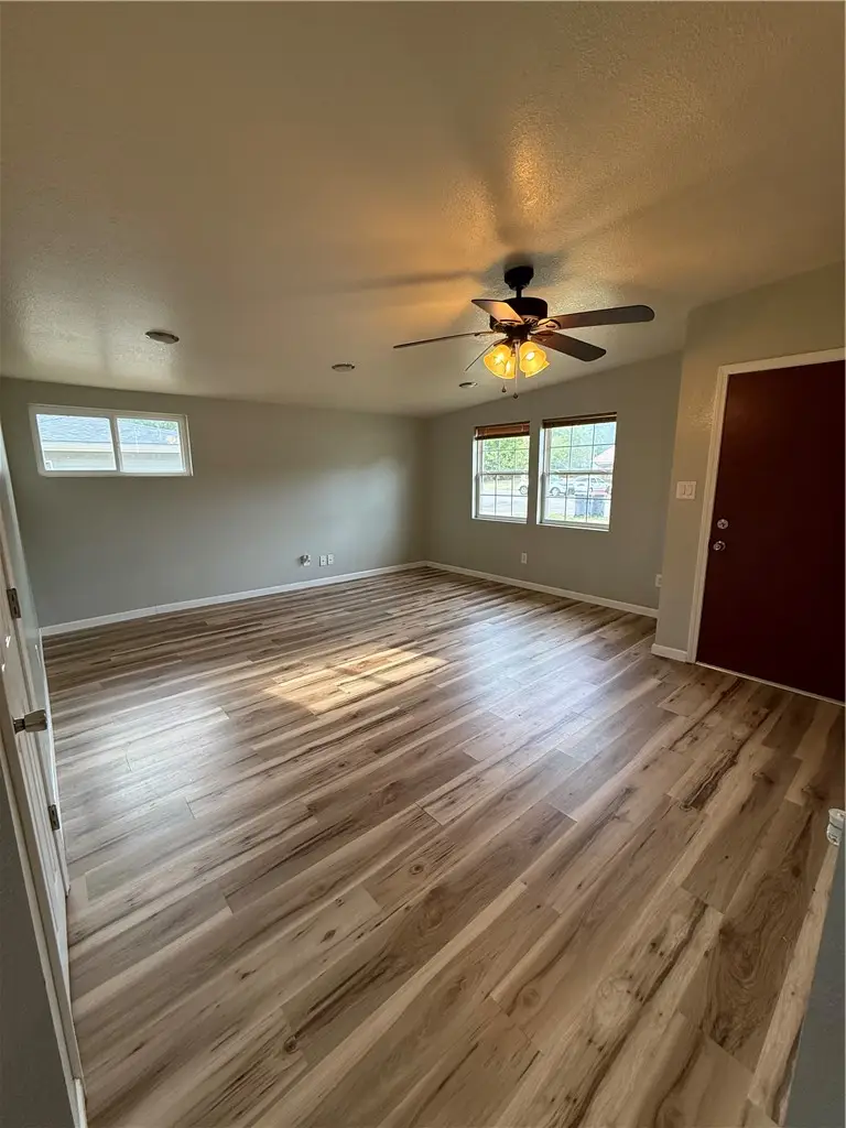 912 E F Street, Russellville, AR 72801 - #3