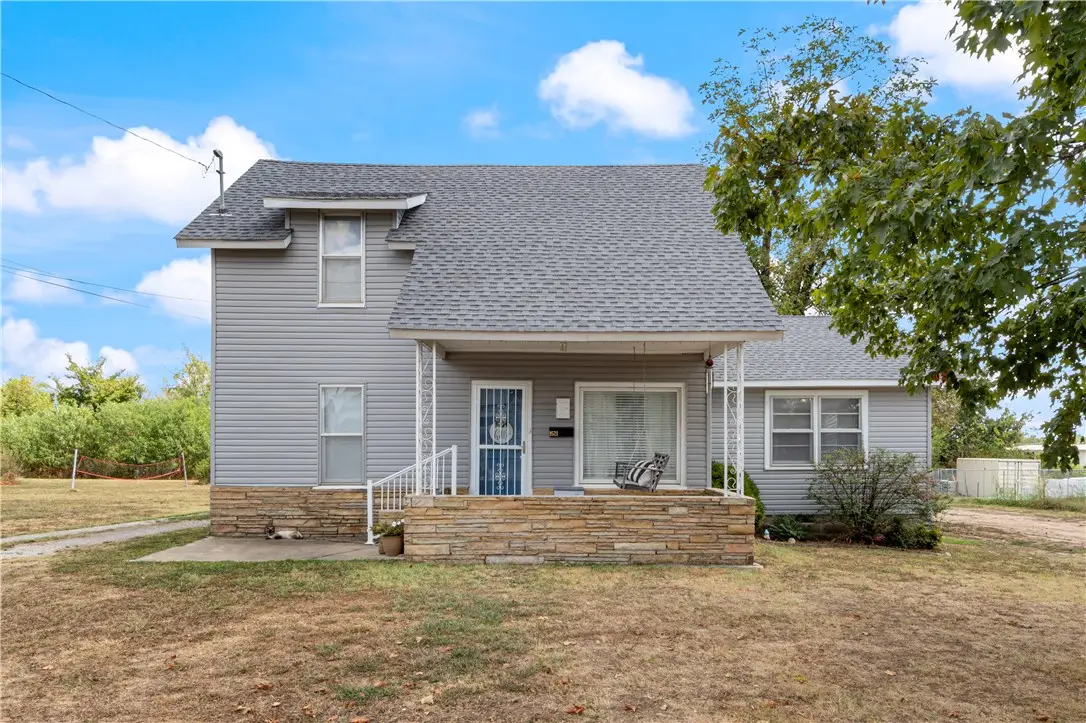 1521 S 4th Street, Rogers, AR 72756 - #1
