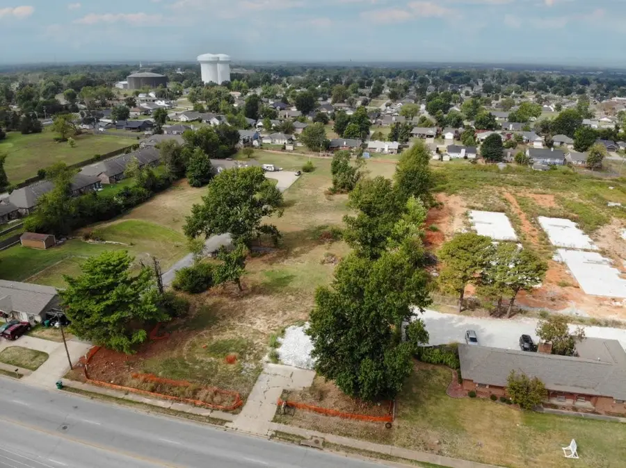 1626 S Dixieland Road, Rogers, AR 72758 - #3
