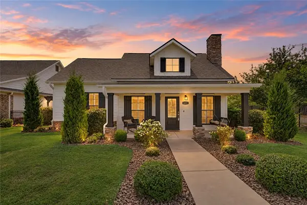 2111 SW Huntwick Avenue, Bentonville, AR 72713