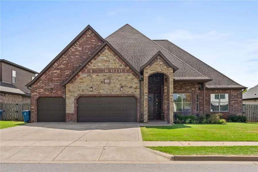 1905 SW Edinburgh Avenue, Bentonville, AR 72713 - #2