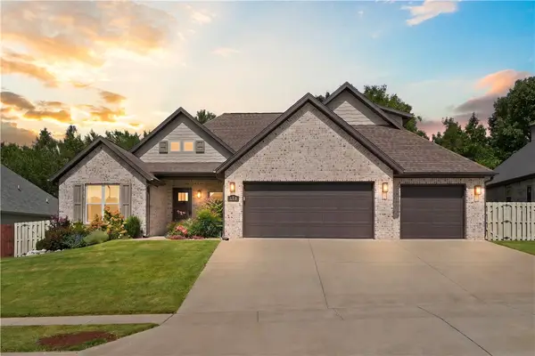 308 Mill Park Lane, Elm Springs, AR 72762