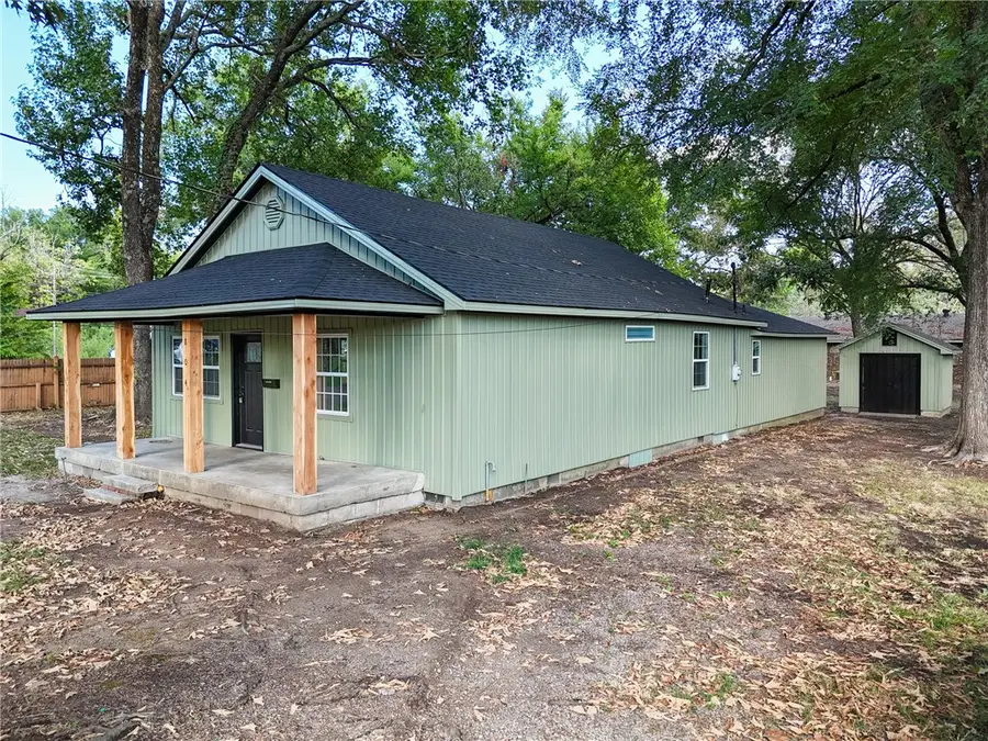 804 N Johnson Street, Clarksville, AR 72830 - #2