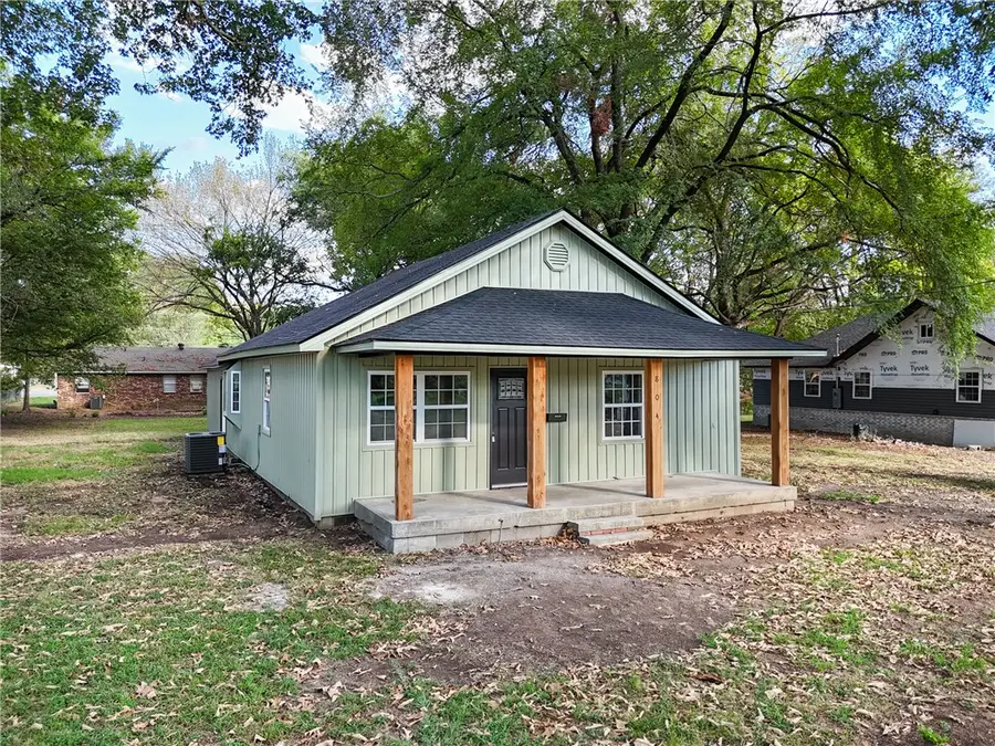 804 N Johnson Street, Clarksville, AR 72830 - #3
