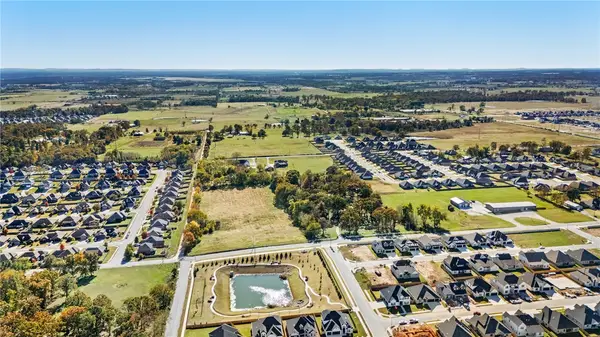 1810 Mumbai Road, Centerton, AR 72719