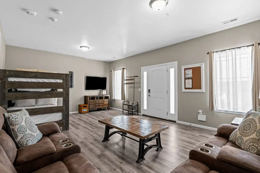 215 N 3rd Street, Branson, MO 65616 - #3
