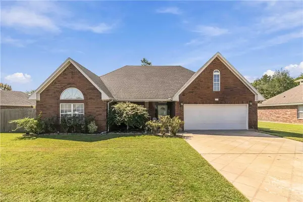 214 Center Drive, Lowell, AR 72745