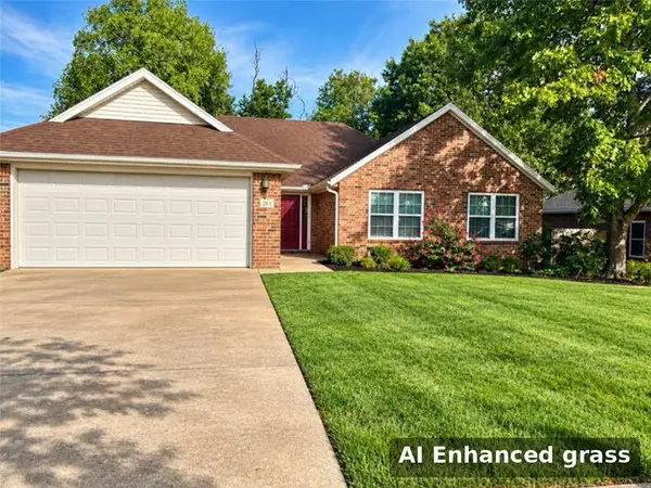 203 Blake Drive, Centerton, AR 72719