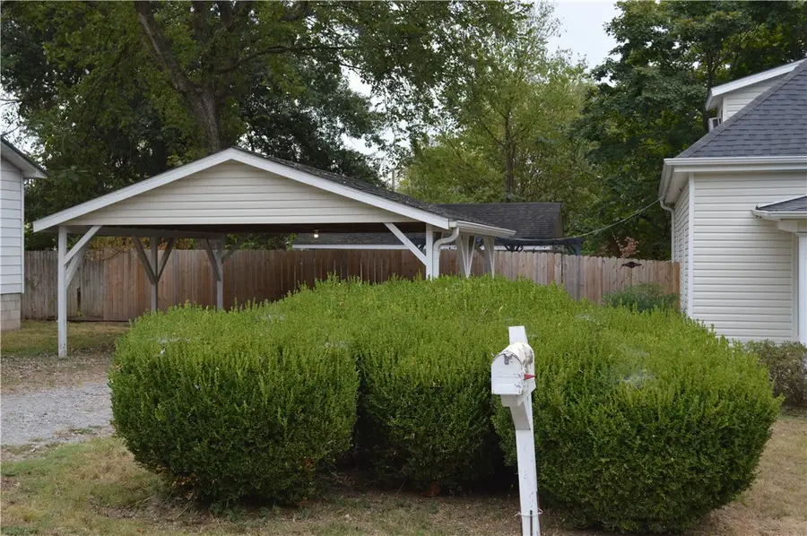 109 Mccormick Street, Prairie Grove, AR 72753 - #2