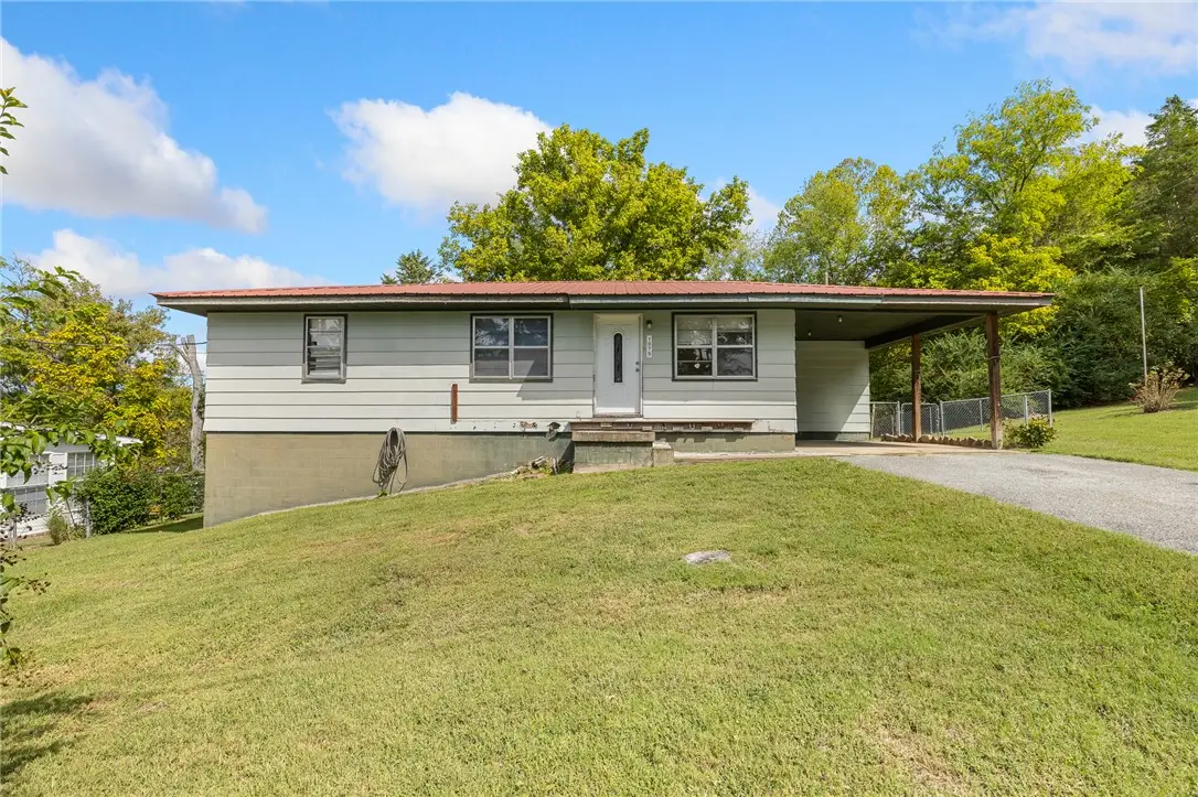 107 S Oak Street, Jasper, AR 72641 - #1
