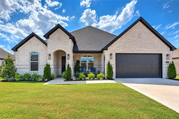 3343 E Greystone Drive, Fayetteville, AR 72764