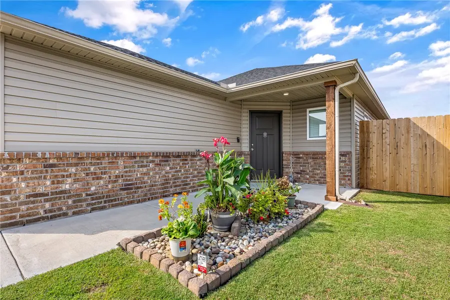 2525 E Foxbury Street, Siloam Springs, AR 72761 - #2