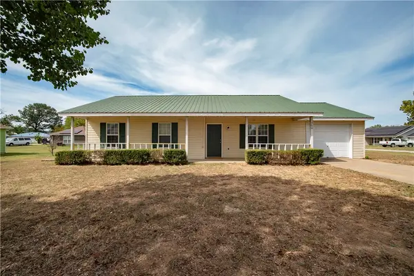 300 Estates Drive, Green Forest, AR 72638