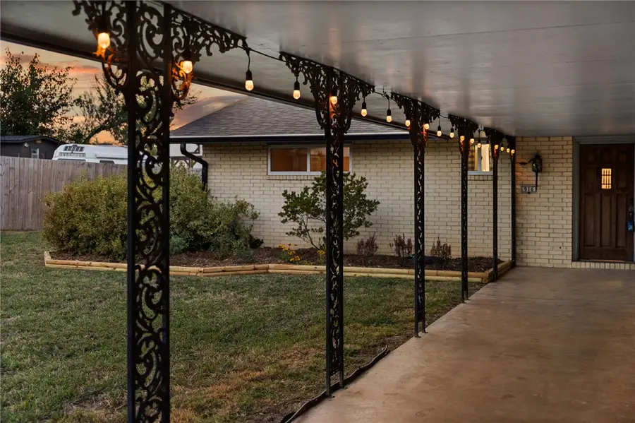 916 S 16th Street, Rogers, AR 72758 - #3
