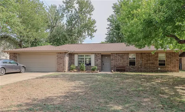 707 Valley West Drive, Rogers, AR 72756