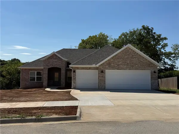 95 W Watson Lane, Farmington, AR 72730