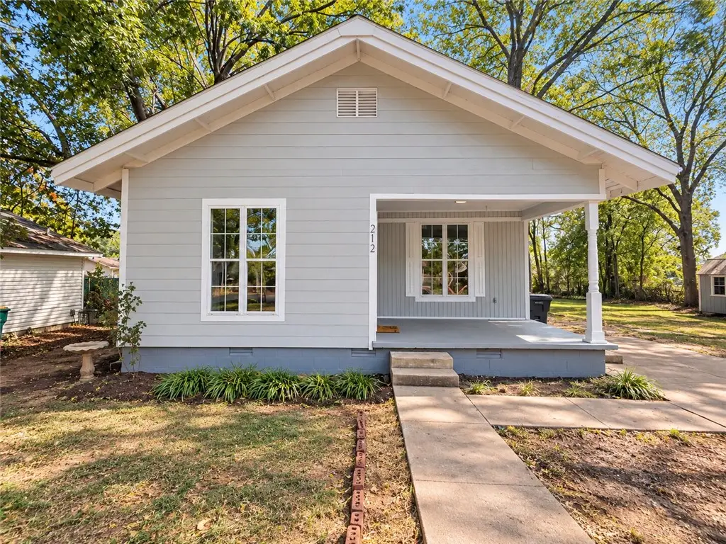 212 E E Street, Russellville, AR 72801 - #1