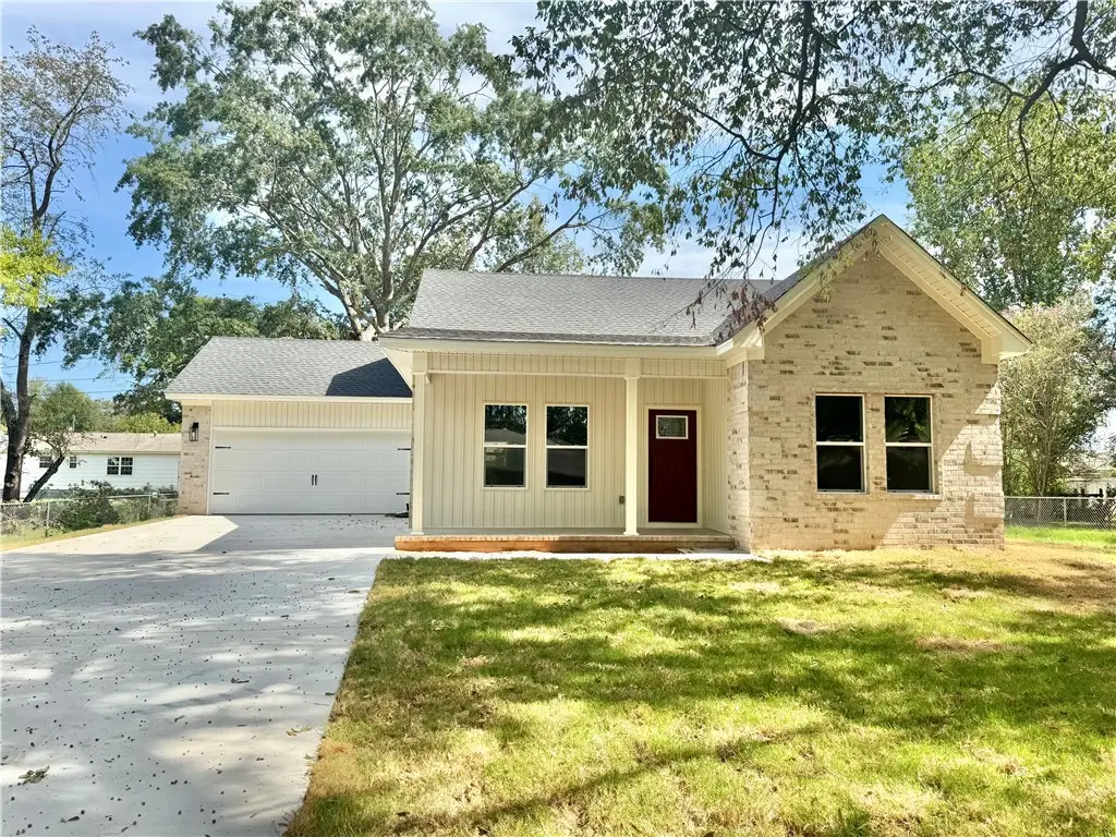 1102 N 8th Street, Dardanelle, AR 72834 - #1
