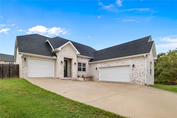 602 Ashley Circle, Cave Springs, AR 72718