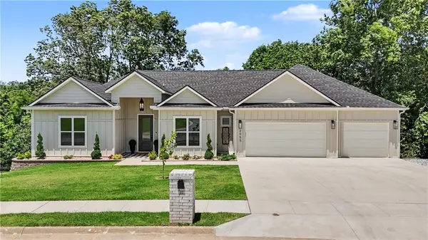 2055 Collins Drive, Pea Ridge, AR 72751