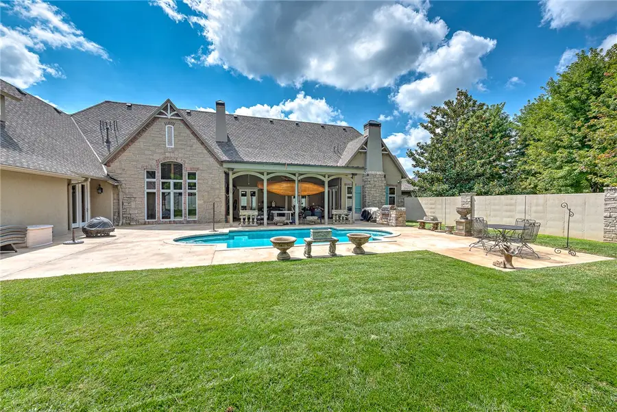 1 S Saint Andrews Drive, Rogers, AR 72758 - #2
